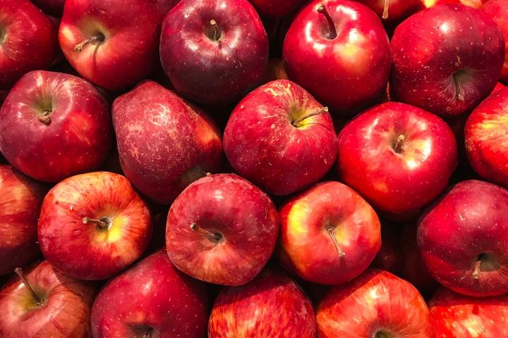 Whole apple nutrients
